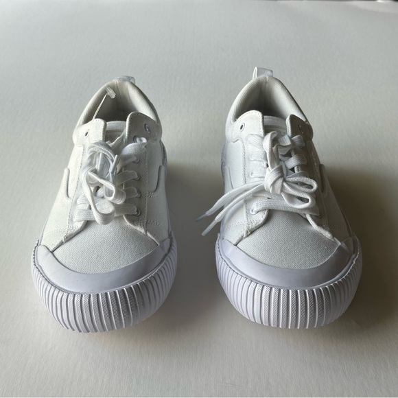 Levi’s Women’s Emma Canvas White Mono Court Lace Up Sneakers - Picture 1 of 9